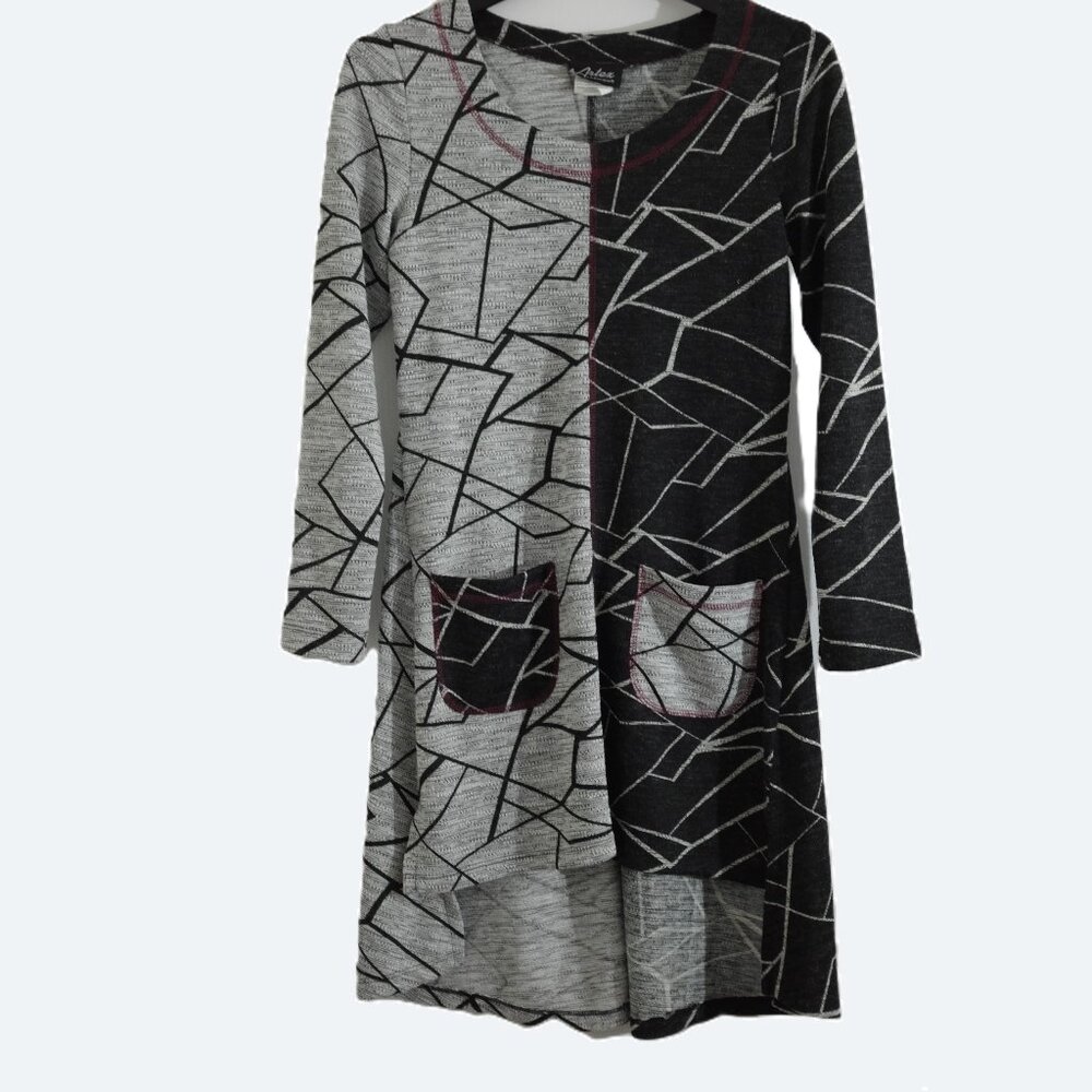 COPY - Artex Fashion geometric contrast dress made in Canada size M